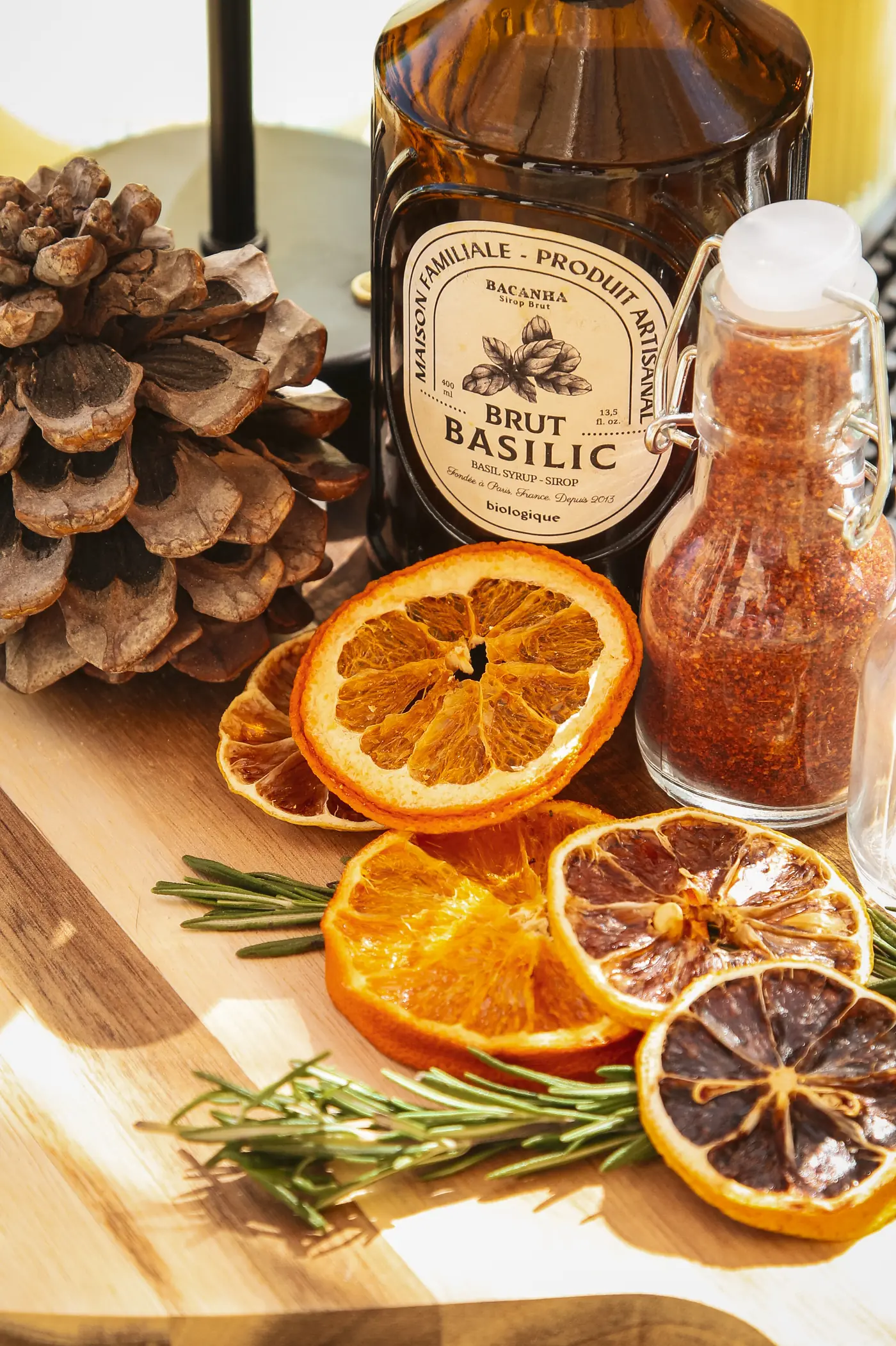 Sirop Brut Basilic, agrumes séchés et romarin : l'esprit montagne et soleil